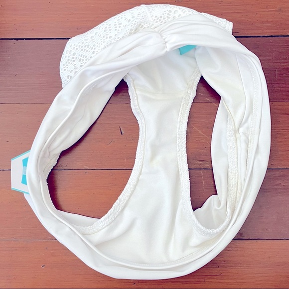 Sunset Separates Crocheted Swim Bottom - Picture 4 of 6